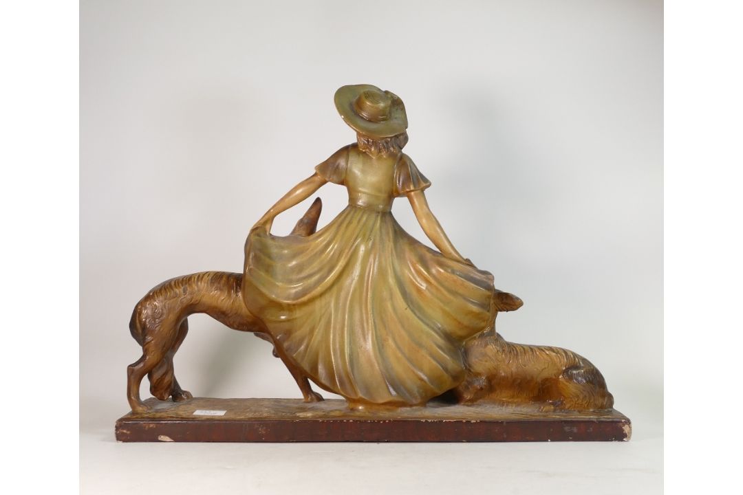 1930's Art Deco plaster figure of a lady with two dogs, marked Depose 145 on base. (H: 48.5cm) - Image 3 of 4