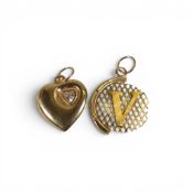 18ct gold heart shaped pendant, set with Cz stone, and 18ct broken pendant, 1.9g.