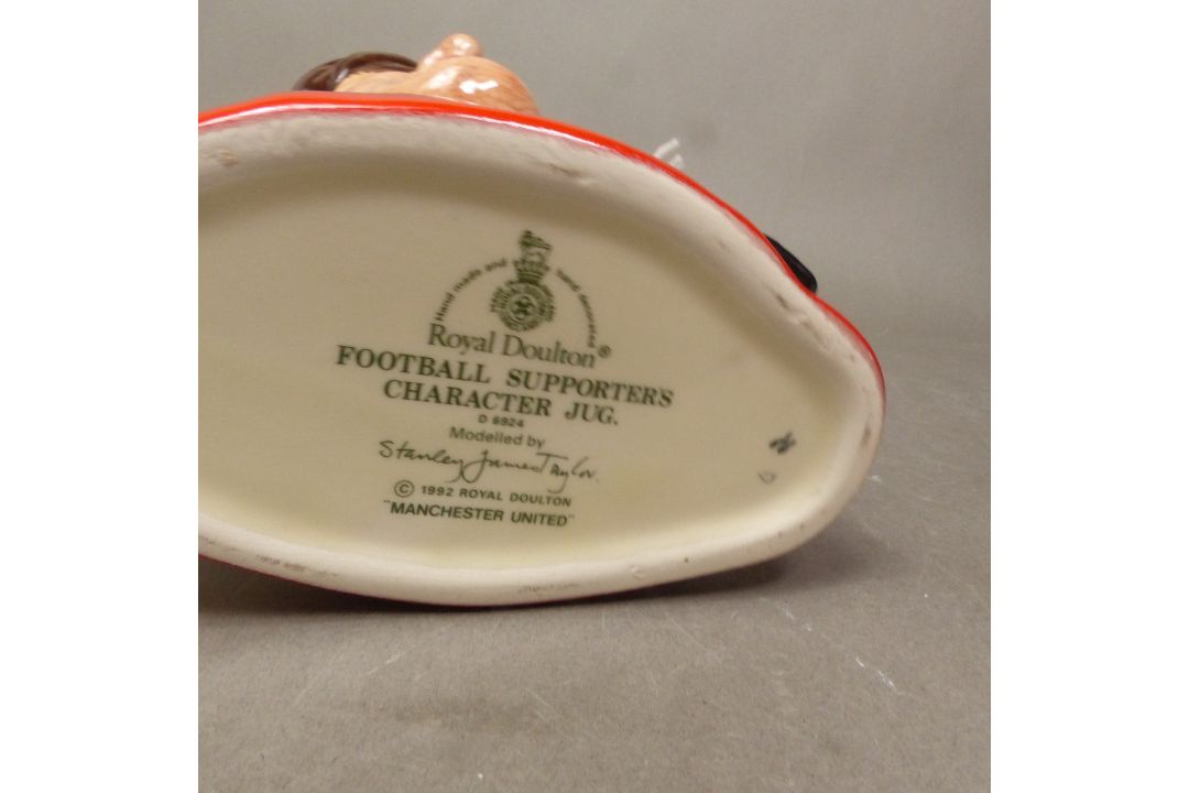 Royal Doulton Football Supporters intermediate character jug Manchester United D6924. - Image 2 of 2