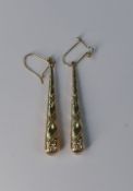 Pair 9ct gold ornate drop earrings, 1.6g