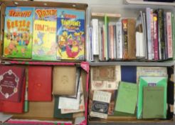 A quantity of books to include Tom & Jerry Annuals, Breezer, Beano Dandy, Flintstones, Royal Doulton