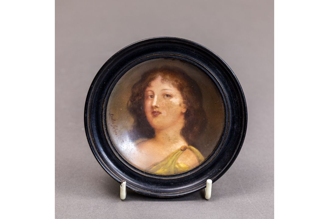 A pair of Doulton Burslem oval hand painted plaques, by Leslie Johnson, each decorated with a woman, - Image 4 of 5