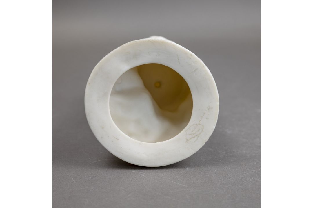 A group of ceramic pieces to include a pair of figures, boy & girl, both plainly decorated but - Image 12 of 12