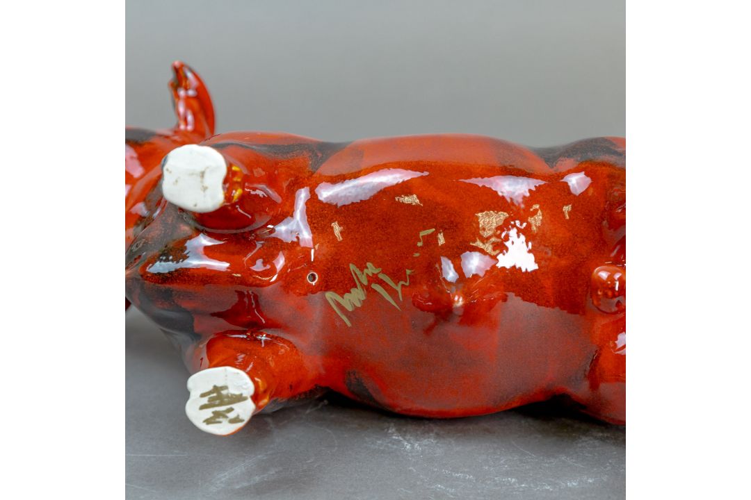 Anita Harris model of a Bull H14cm x L25cm. Gold signed. - Image 6 of 6