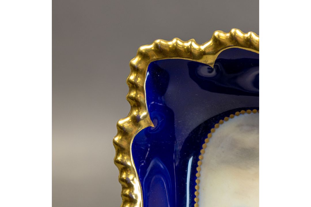 Royal Worcester square bowl depicting a race horse and jockey, by artist Harry Davis, cobalt blue - Image 5 of 8