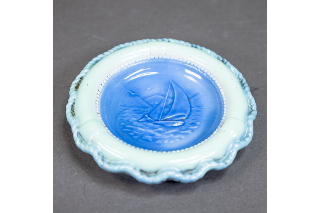 A collection of Wade prototype shaped dishes from The William Harper studios, each painted in - Image 9 of 9