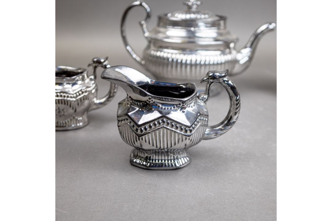 Late 19th/early 20th century ceramic chrome Lustre glaze tea pot, covered hexagonal, fluted sugar - Image 9 of 10