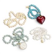 A great jewellery assortment, mother of pearl & jade (or similar) bead necklace & pendant, 9ct