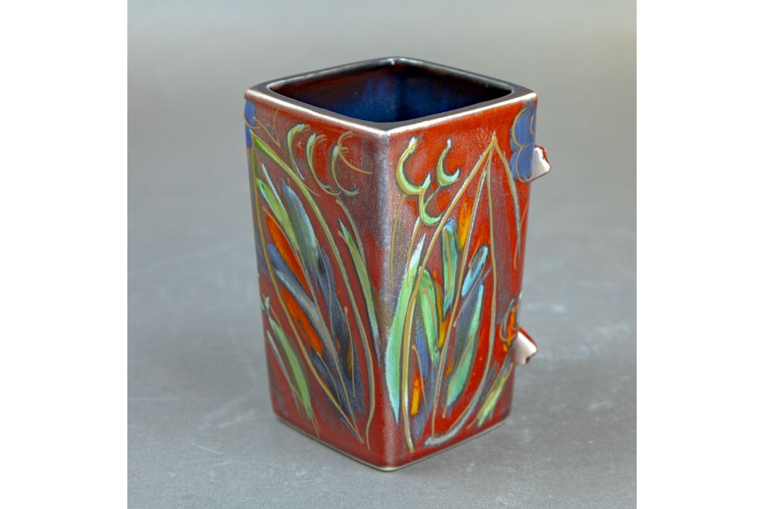 Anita Harris Tree Frog on a medium square vase H22cm. Gold signed. - Image 4 of 5