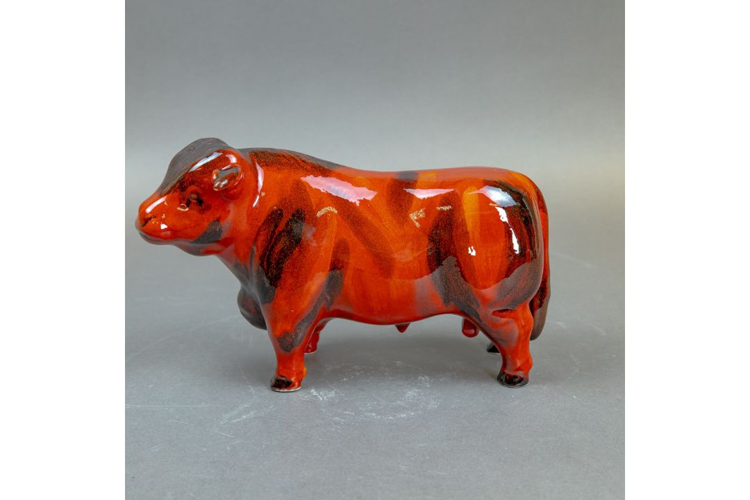 Anita Harris model of a Bull H14cm x L25cm. Gold signed. - Image 2 of 6