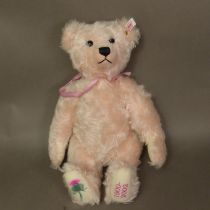 Boxed Steiff Queen Mother Bear, no 01931, with CoA, height 38cm.