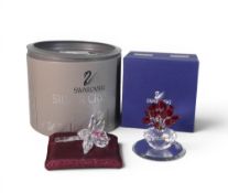 Swarovski limited edition vase of 15 red roses (283394) retired 2002 designed by Gabriele Stamey
