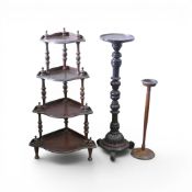Victorian-style corner Whatnot shelf with four tiers and turned spindle supports, oak jardinere