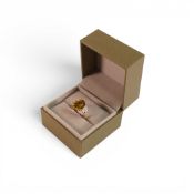 Ambilobe Sphene & diamond set 18ct gold ring, size N/O. Unique design by Lorique, 6.08g.
