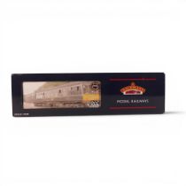 Bachmann OO gauge 32-900A Class 108 2-Car DMU BR green with speed whiskers, DCC ready, boxed.