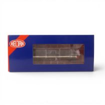 Heljan OO gauge locomotive 2320 Class 23 D5900 Baby Deltic, early version, green livery with frosted