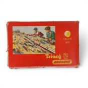 Tri-ang Railways OO/HO gauge train set R3A, includes locomotive 4-6-2 Princess Elizabeth, with