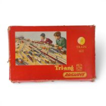 Tri-ang Railways OO/HO gauge train set R3A, includes locomotive 4-6-2 Princess Elizabeth, with