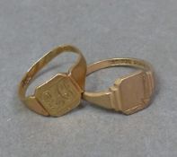 Two 9ct gold signet rings, 3.9g.