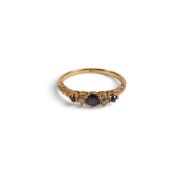 18ct yellow gold diamond & sapphire ring size P. 2.57g
