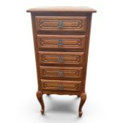 French-style oak slimline chest of 5 drawers, with brass hardware on tall cabriole legs. (H: 80cm