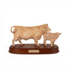 Beswick Connoisseur Cattle series, Charolais Cow & Calf on wooden plinth. (H: 19cm)