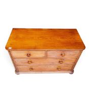 Victorian mahogany chest of 2 over 2 drawers, excellent patina, resting on bun shaped feet with turn