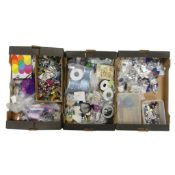 A good quantity of mainly jewellery making spares and costume jewellery. Collection/courier only (