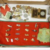 A mixed selection to include:_ An assortment of coins, one dollar bill, vintage 1920's Art Deco mesh