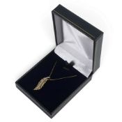 9k Pocahontas diamond feather pendant & 9k 55cm chain. 2.63g.