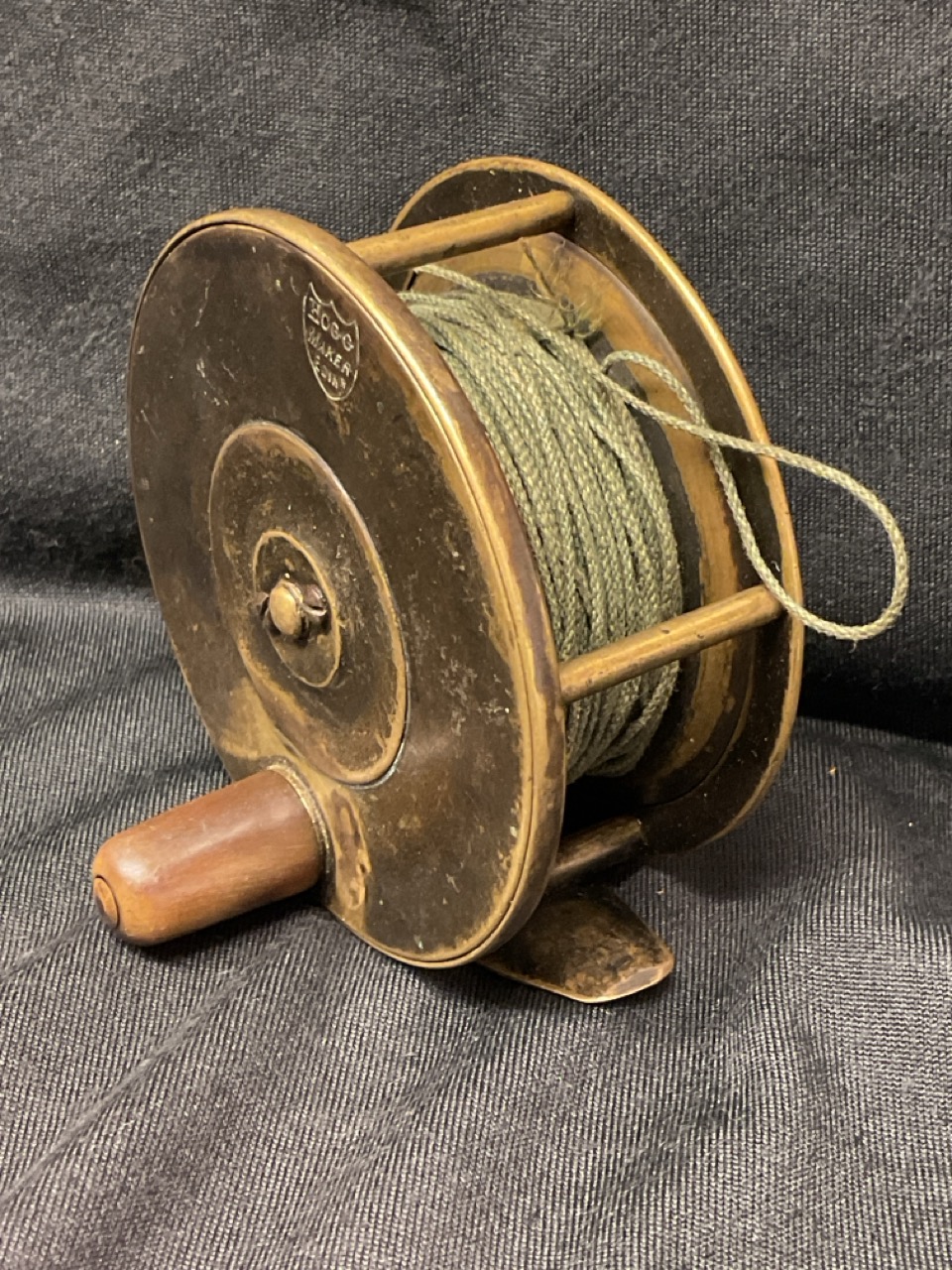 An antique brass Hogg of Edinburgh salmon fly reel with horn handle. (3.5in) - Image 2 of 3