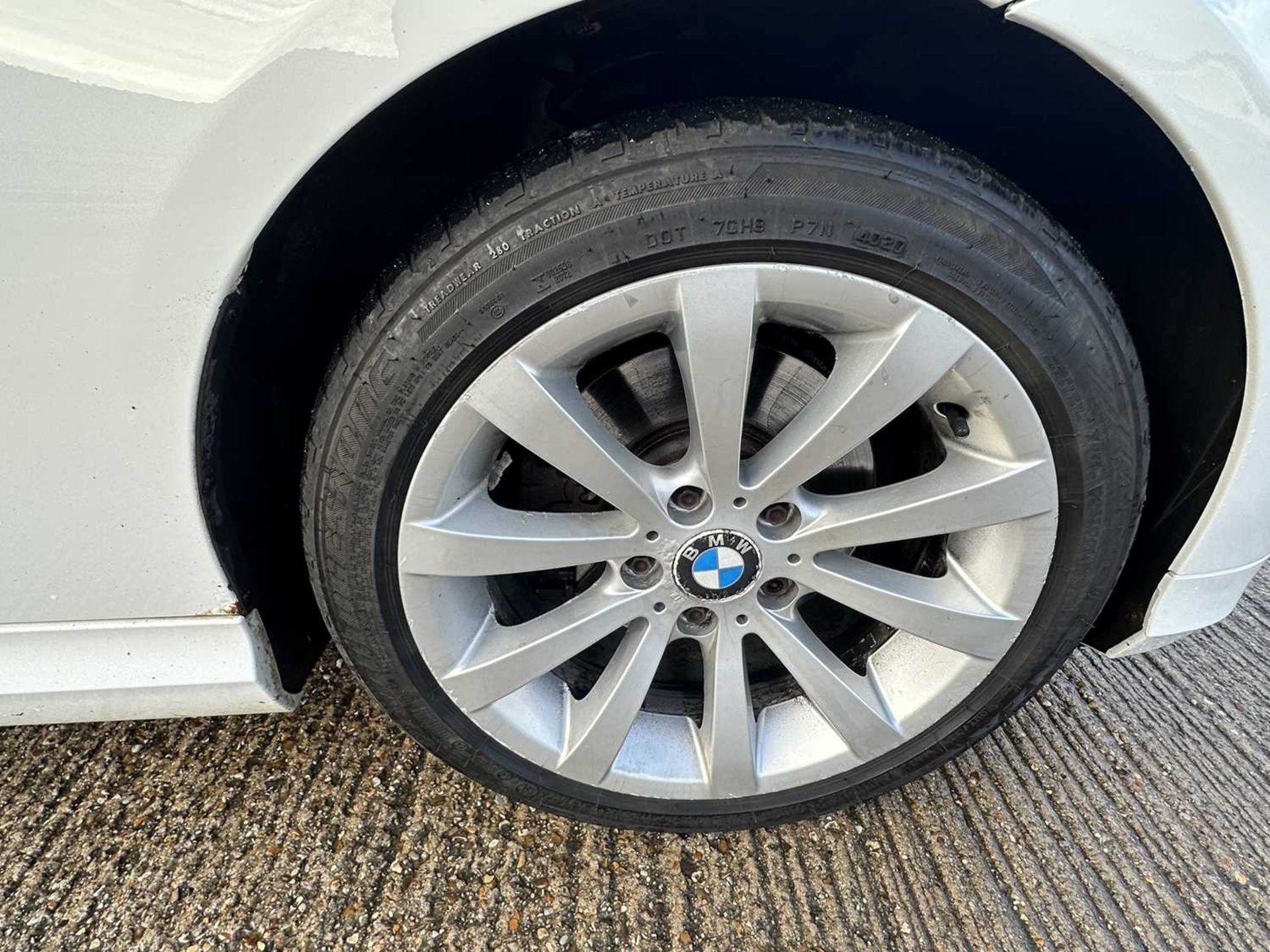 2009 BMW 320D SE Business Edition Touring, automatic, finished in white, reg. no. EK59 ZTY. - Image 36 of 37