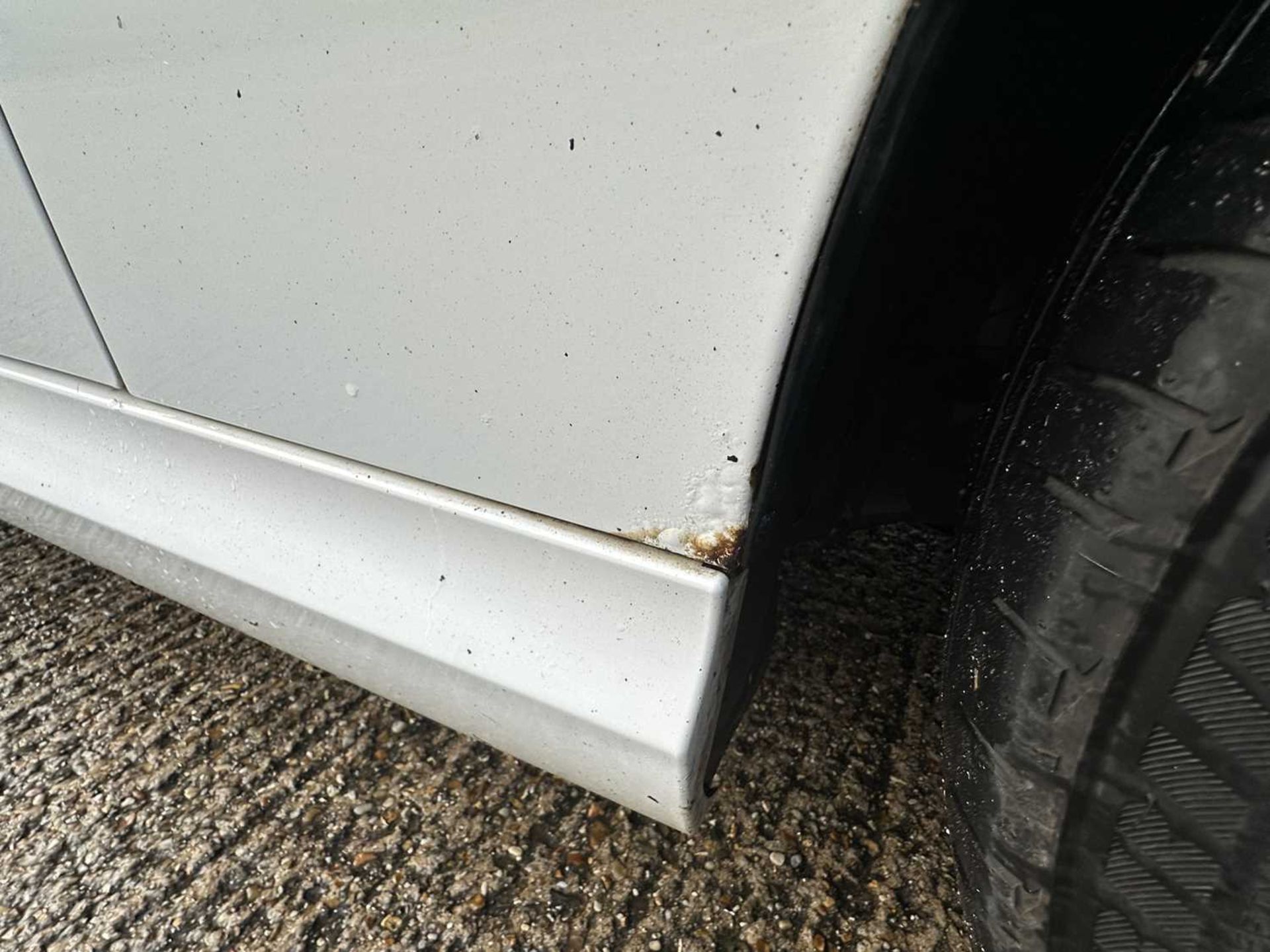 2009 BMW 320D SE Business Edition Touring, automatic, finished in white, reg. no. EK59 ZTY. - Image 30 of 37