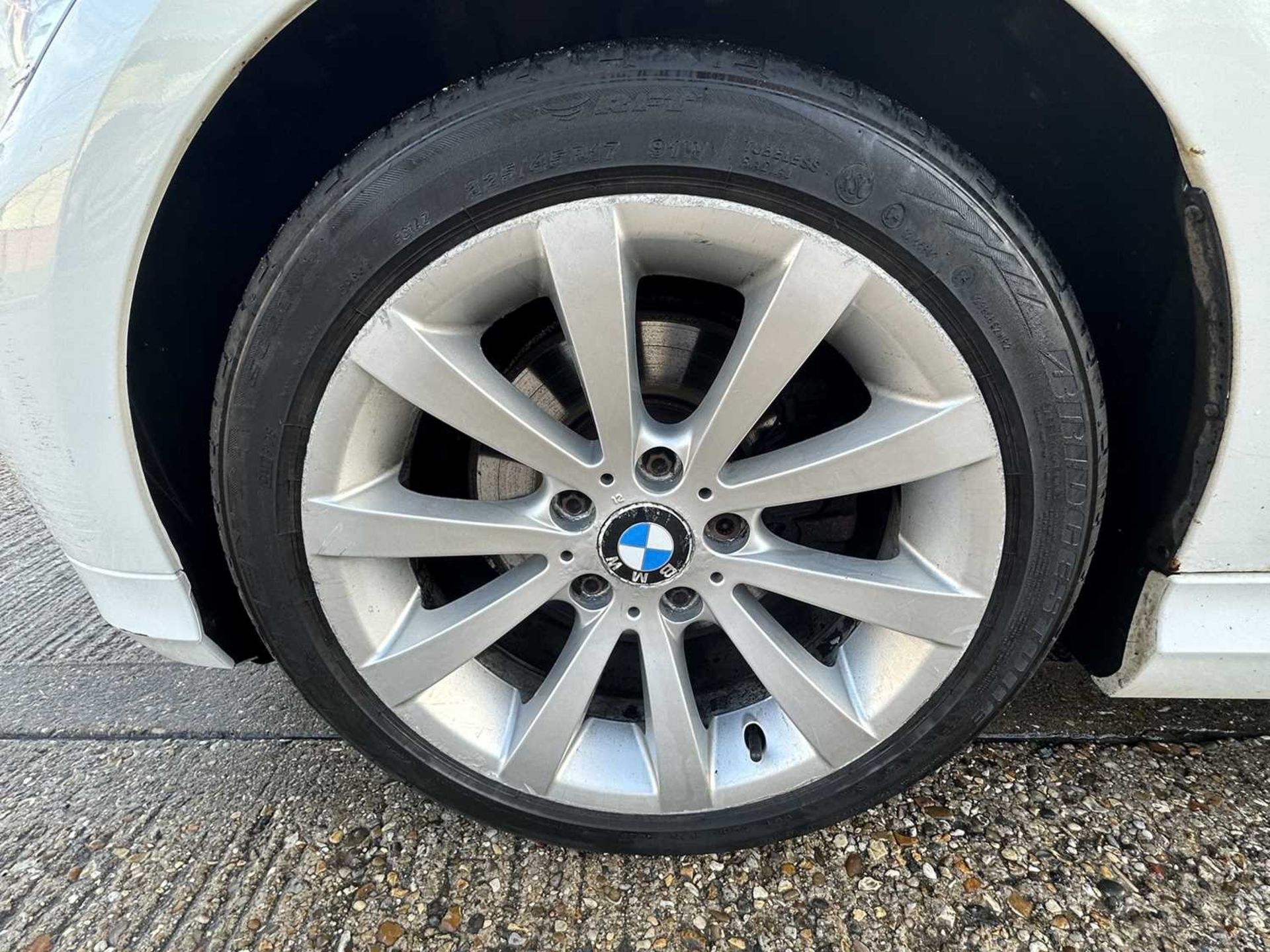 2009 BMW 320D SE Business Edition Touring, automatic, finished in white, reg. no. EK59 ZTY. - Image 34 of 37