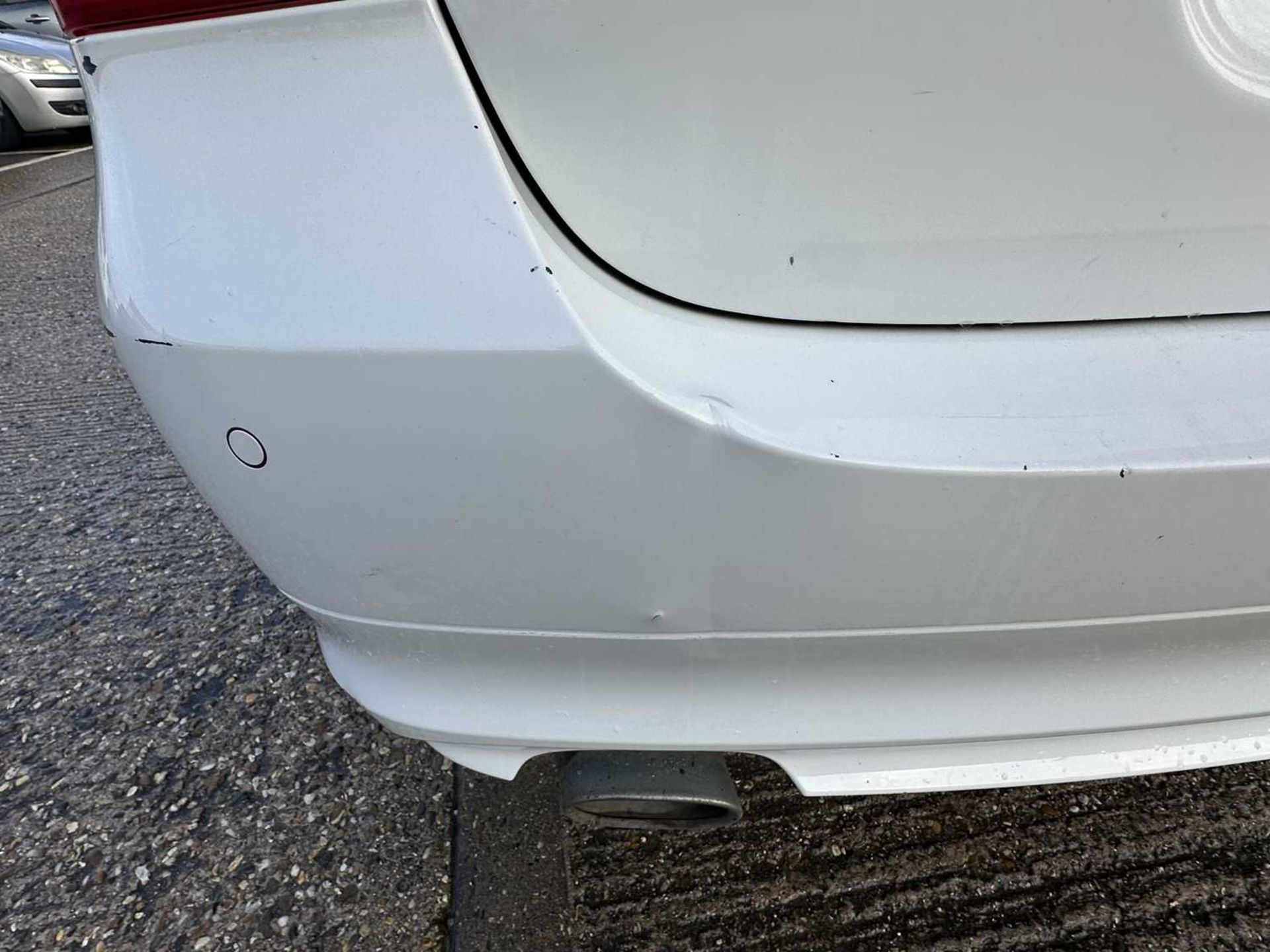 2009 BMW 320D SE Business Edition Touring, automatic, finished in white, reg. no. EK59 ZTY. - Image 29 of 37