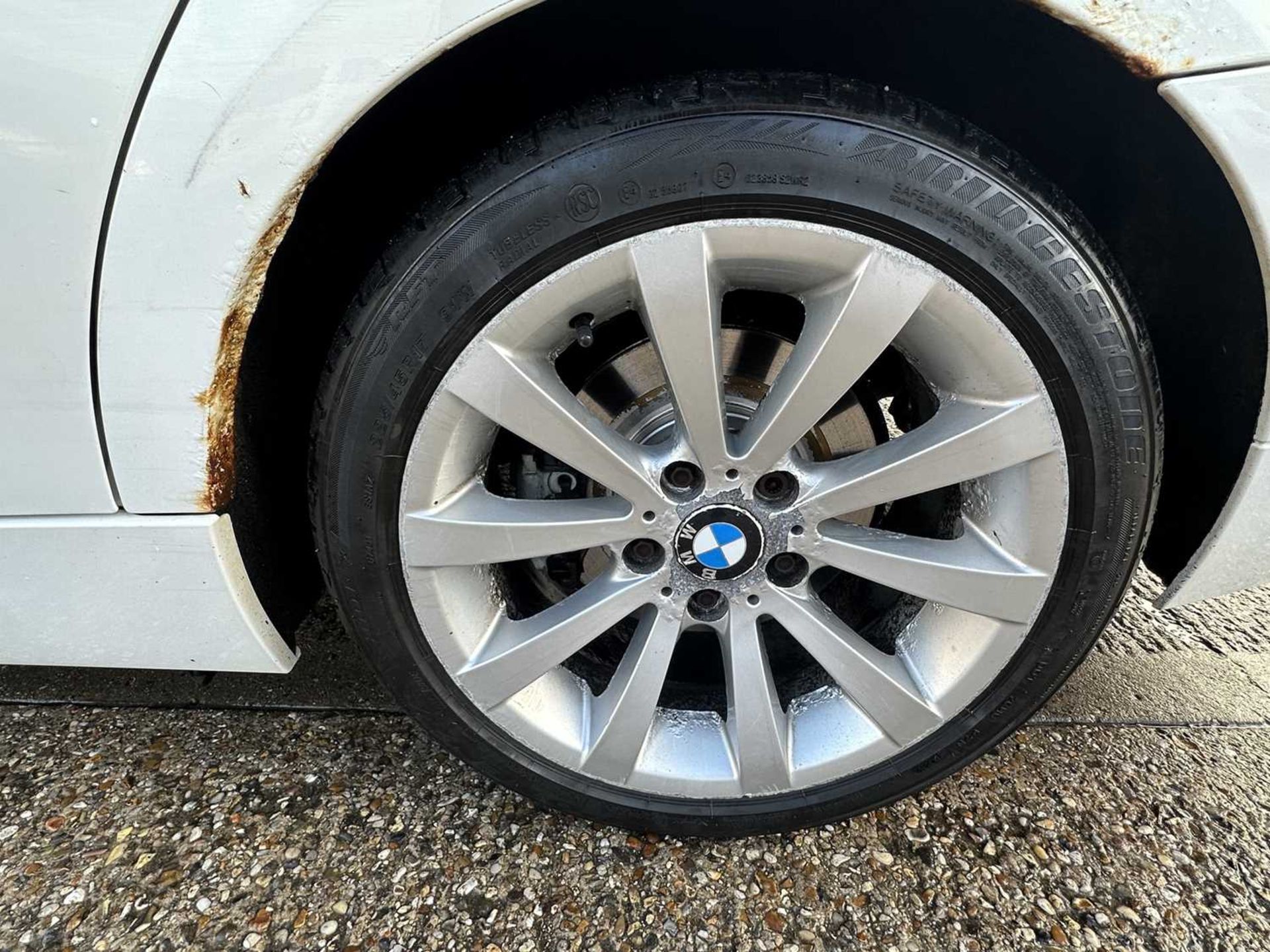 2009 BMW 320D SE Business Edition Touring, automatic, finished in white, reg. no. EK59 ZTY. - Image 35 of 37