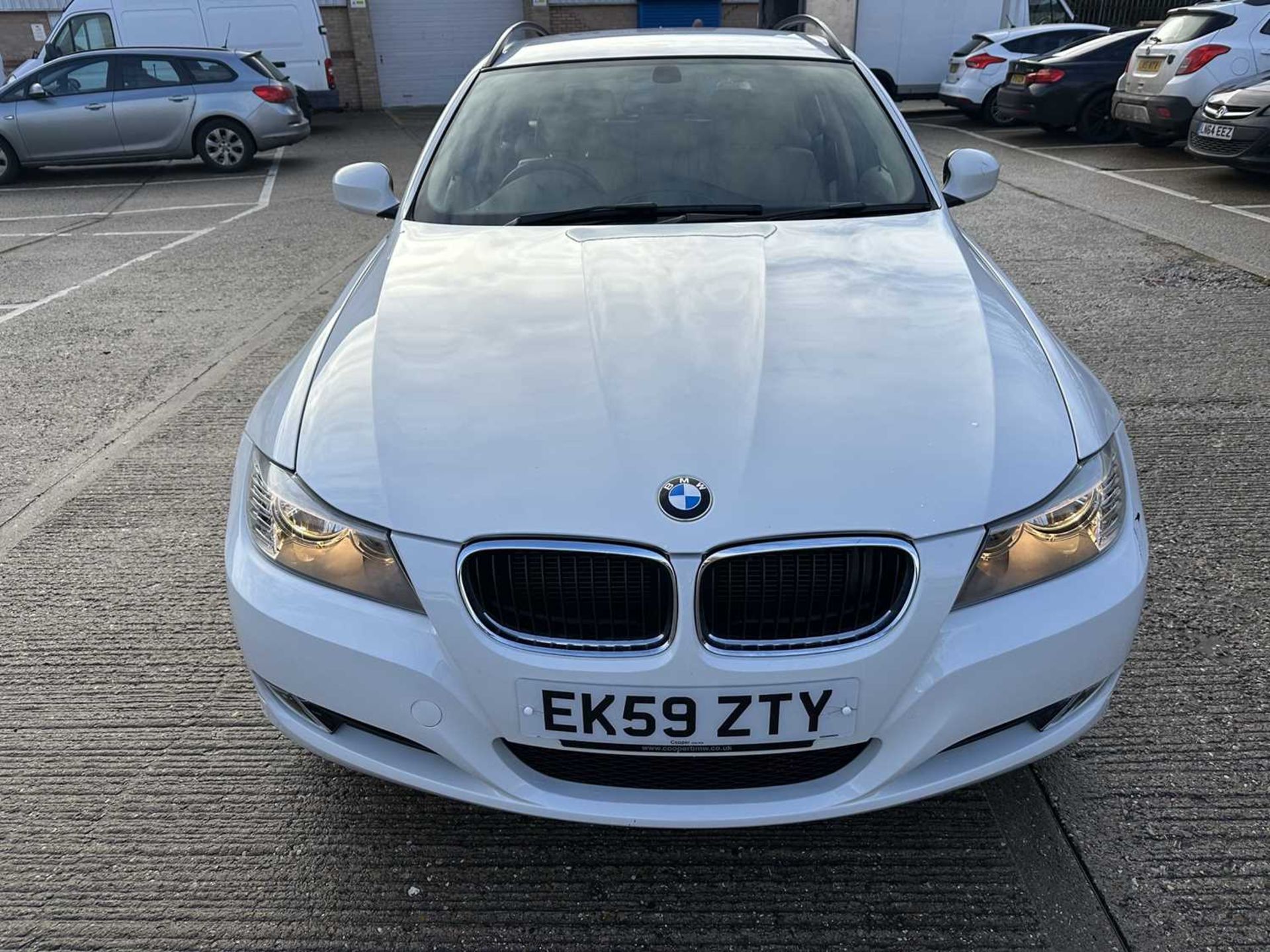 2009 BMW 320D SE Business Edition Touring, automatic, finished in white, reg. no. EK59 ZTY. - Image 2 of 37