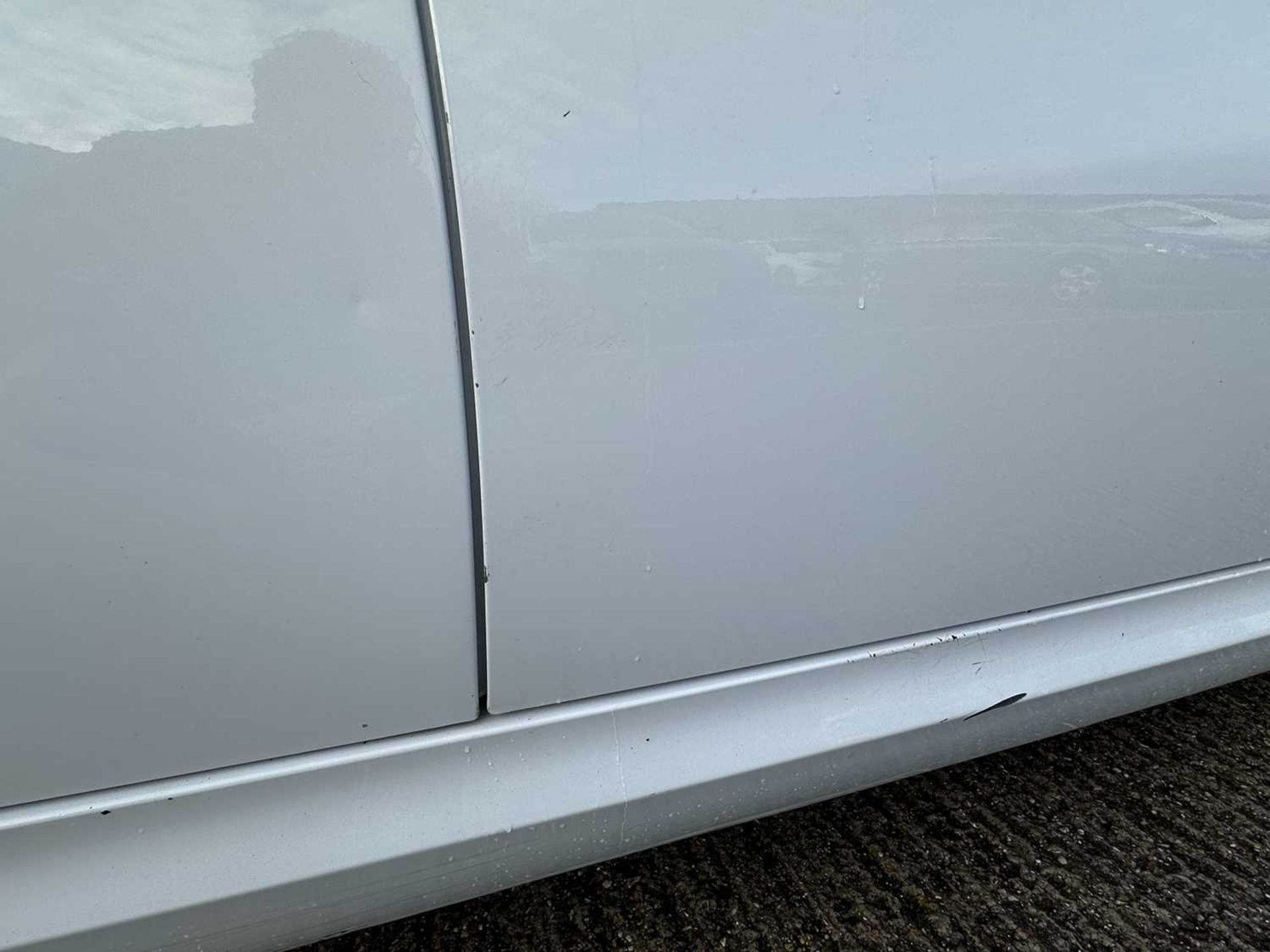 2009 BMW 320D SE Business Edition Touring, automatic, finished in white, reg. no. EK59 ZTY. - Image 32 of 37