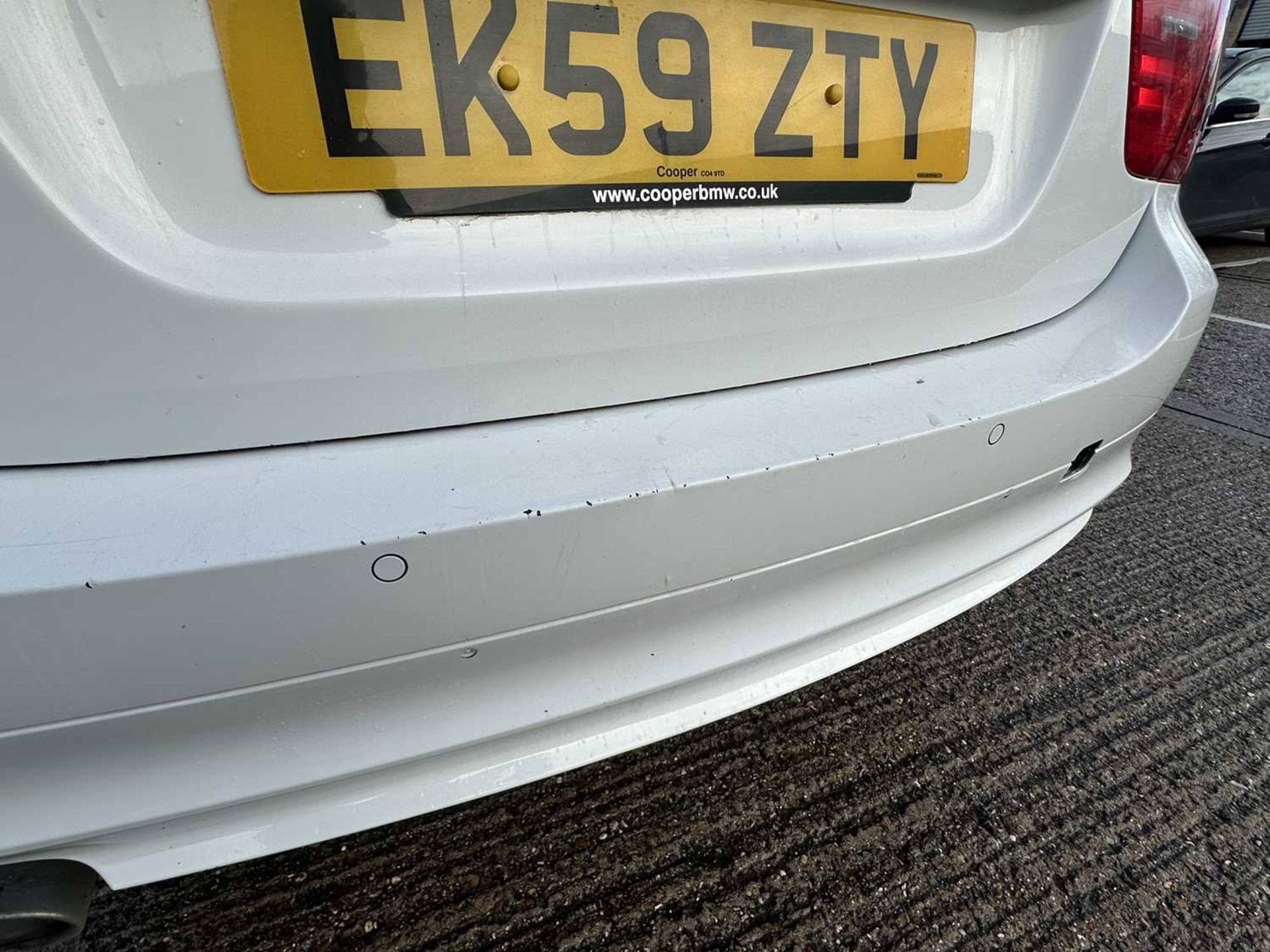 2009 BMW 320D SE Business Edition Touring, automatic, finished in white, reg. no. EK59 ZTY. - Image 31 of 37