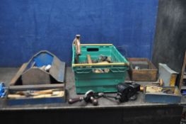 A TRAY AND A TOOLBOX CONTAINING TOOLS including a Record No.4 plane, a Record No.1 vice, a hand