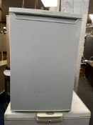 A FRIDGEMASTER MUL55137 UNDER COUNTER FRIDGE, width 55cm, depth 57cm, height 5cm (PAT pass and