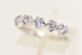 A 9CT WHITE GOLD TANZANITE FLORAL BAND RING, approximate width 4mm, hallmarked 9ct Birmingham,