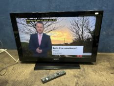 A SONY KDL 32CX523 32in TV with remote (PAT pass and working)