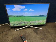 A SAMSUNG UE32K5500 32in TV with remote (PAT pass and working)