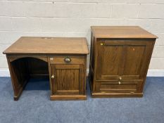 AN EARLY 20TH CENTURY OAK DESK, with a single drawer, width 107cm x depth 68cm x height 77cm, and an