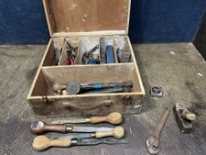 A WOODEN CARPENTER'S TOOLBOX CONTAINING TOOLS, including a four 'London' screwdrivers, a 4.5in