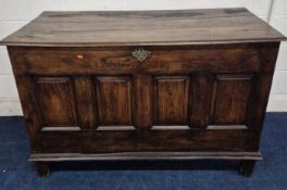 A LARGE GEORGIAN OAK COFFER, with a removable lid, four panels to the front, width 146cm x depth