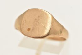 A 9CT GOLD POLISHED SIGNET RING, of a square form, hallmarked 9ct Birmingham rubbed, ring size Z,