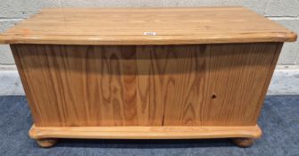 A MODERN PINE BLANKET CHEST, width 85cm x depth 41cm x height 46cm, condition report: general