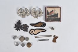 A BOXED LUSITANIA MEDAL CAP, BADGES AND RAF INSIGNIA, the medal is the British version and comes